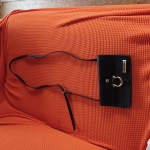 *3 FOR $20 ITEM* Tahari crossbody purse